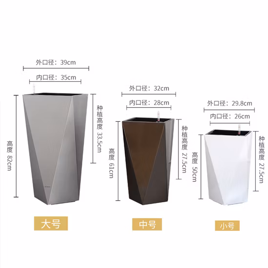 Großer rautenförmiger Blumentopf aus Kunststoff