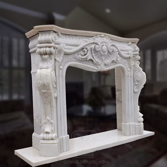 Kaminsims aus weißem Marmor